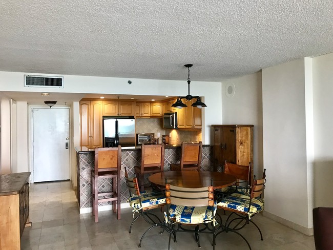 dining room - 2625 Collins Ave