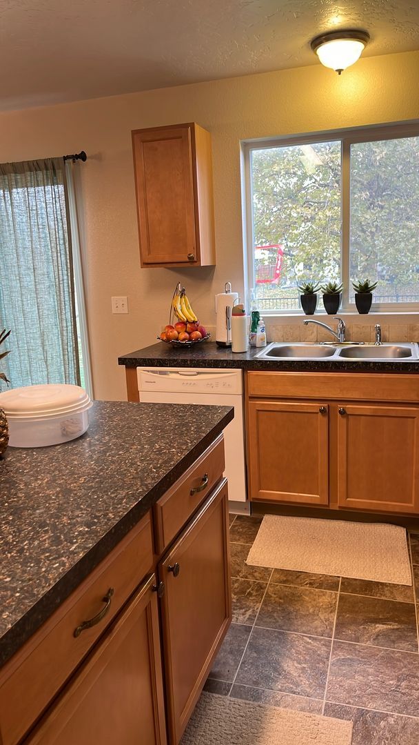 Foto del edificio - Cedar Creek Spacious Living: 3 Bed with Lo...