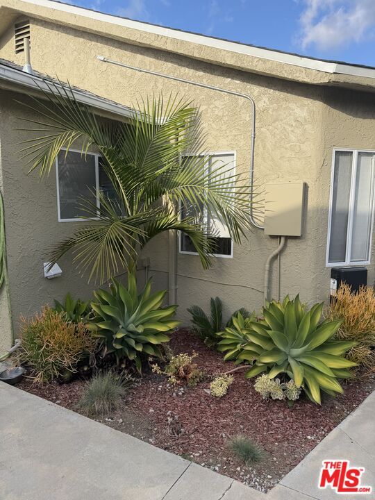 Foto del edificio - 5451 Brynhurst Ave