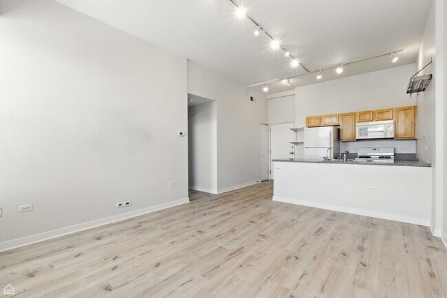 Foto del edificio - 4015 N Milwaukee Ave