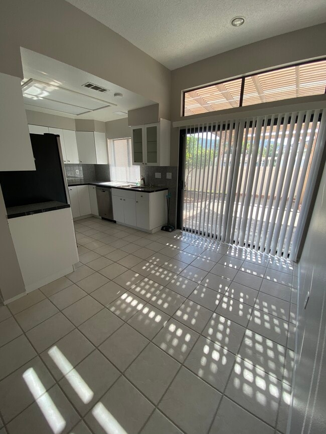 Kitchen/Dining area - 17606 Azucar Way
