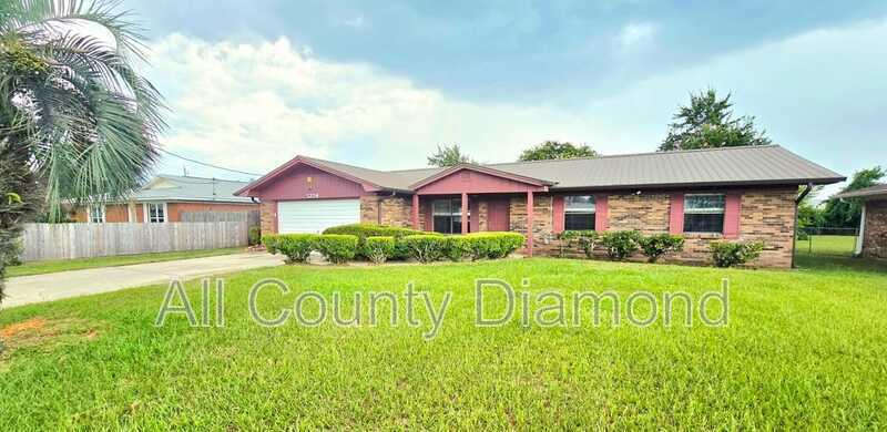 Primary Photo - 5224 Park St