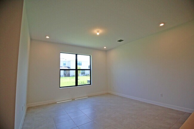 Foto del edificio - 14050 SW Thorens Dr