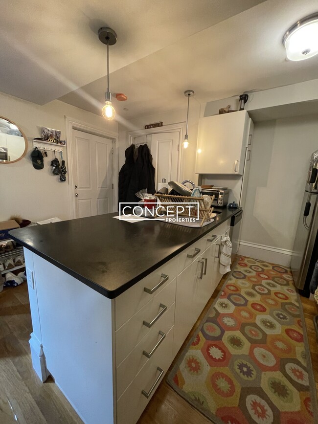 Foto del edificio - 656 Massachusetts Ave