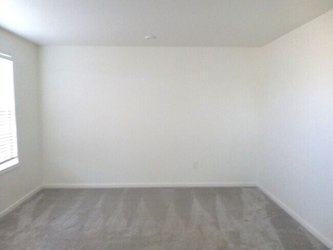 Foto del edificio - Spacious 4-Bedroom Home with 3 Full Baths in Swartz Creek