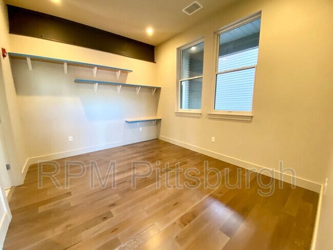 Foto del edificio - 622 Gross St