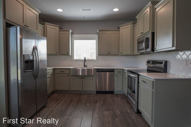 Building Photo - 4 br, 2.5 bath House - 780 N Malbec Rd