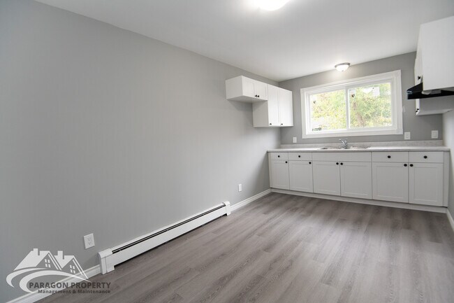 Building Photo - 18 Louella Crescent