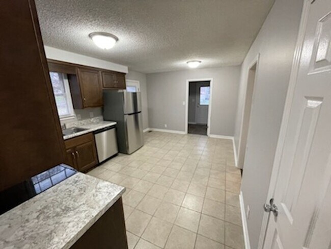 Foto del edificio - 3 Bedroom Home For Rent Near Post!