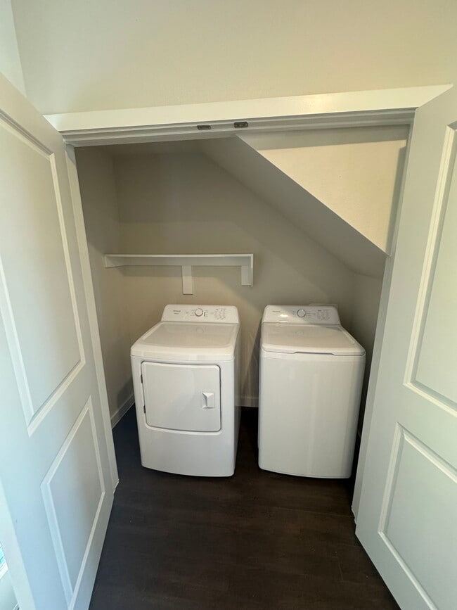 Building Photo - 445 Elevon Pkwy