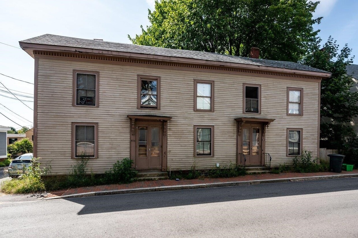 404 Pleasant St Unit 1, Portsmouth, NH 03801 Room for Rent in