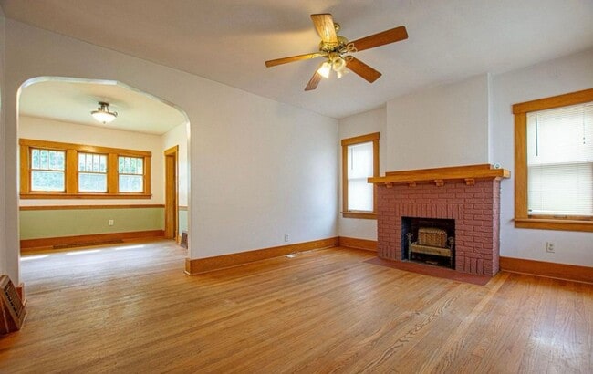 Building Photo - 1209 S 55th St