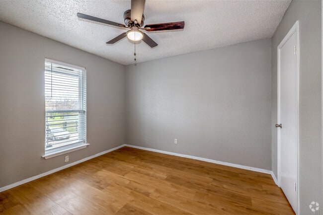 2BR, 1BA - 680SF - Bedroom - Caldwell Courts