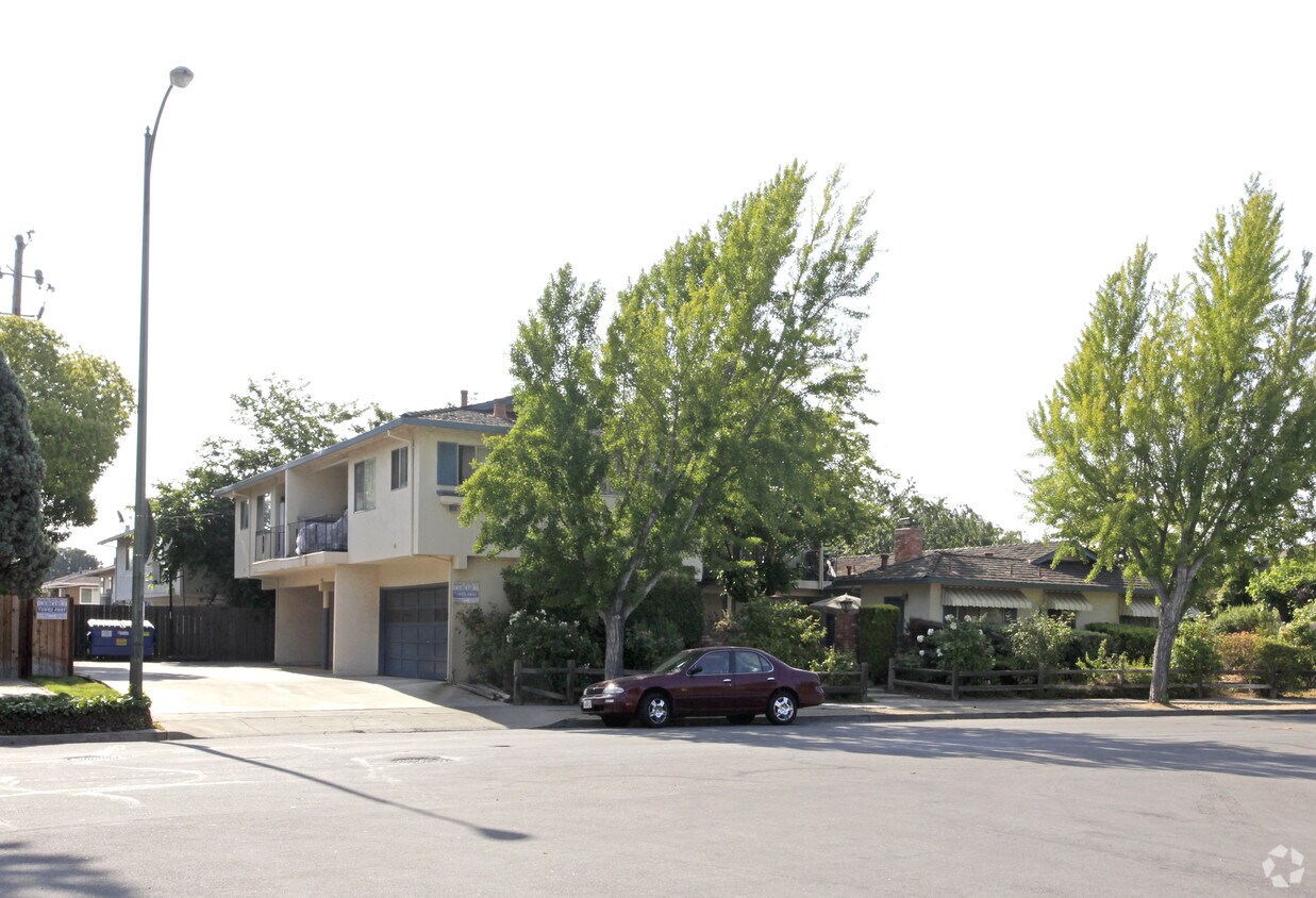 Foto principal - 1596 Ontario Dr