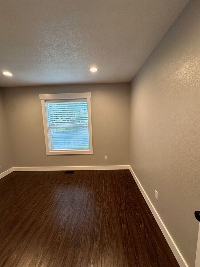 Foto del edificio - 1670 Westwind Cir