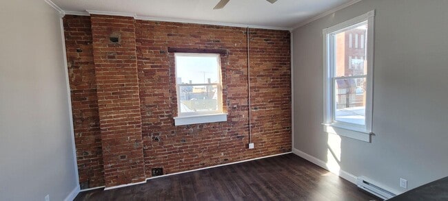 Building Photo - 118 1/2 E Sandusky St