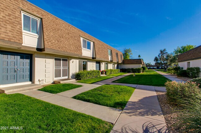 Building Photo - 8235 E Orange Blossom Ln