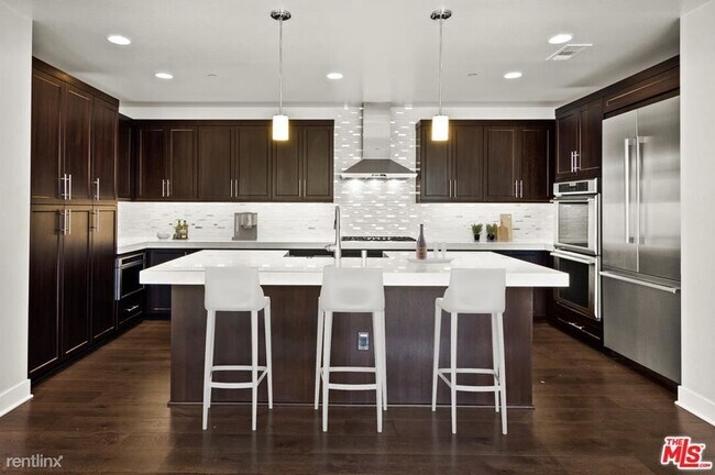 Building Photo - 3 br, 3 bath Condo - 5695 Goldeneye Dr Apt 2