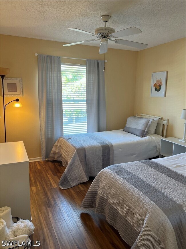 Foto del edificio - 185 Grand Oaks Way