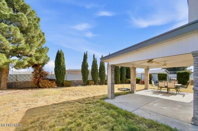 Foto del edificio - 10916 Loma De Luz Pl