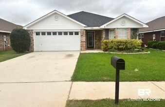 Building Photo - 2700 Hampton Park Cir