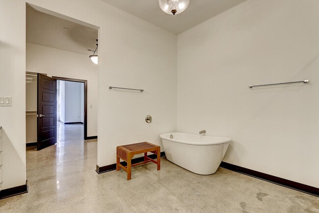 Foto del edificio - 226 N Water St