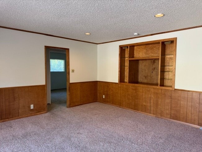 Building Photo - Single level home in Woodlands neighborhood-Walnut Creek