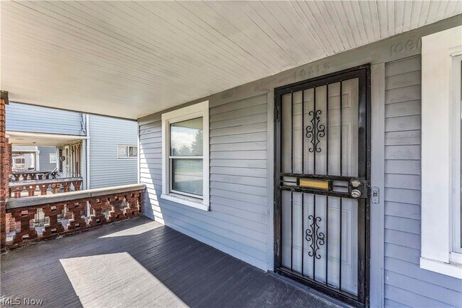 Foto del edificio - 10613 Sandusky Ave