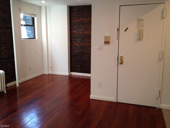 Building Photo - Studio, 1 bath  - 108 Greenwich Ave