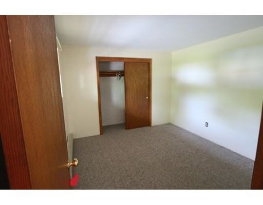 Building Photo - 873 Springfield St