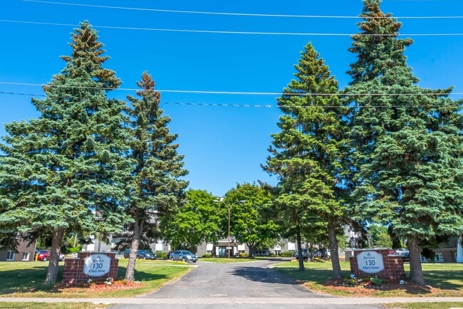 Photo du bâtiment - Ruscio Villa Apartments