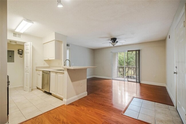 Building Photo - 1229 Bermuda Lakes Ln