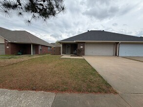 Building Photo - 1584 Willowbrook Dr