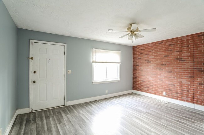 Building Photo - 2654 Avalon Pl