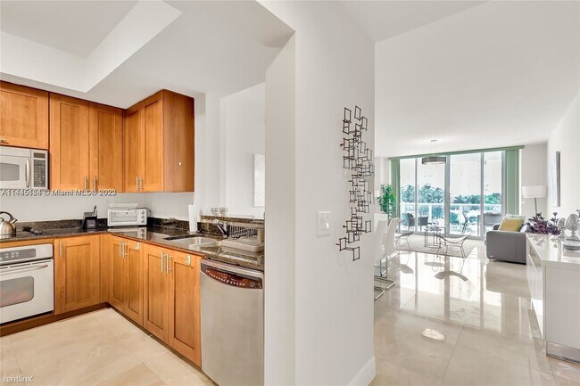Foto del edificio - 2 br, 2.5 bath Condo - 3340 NE 190th St Ap...