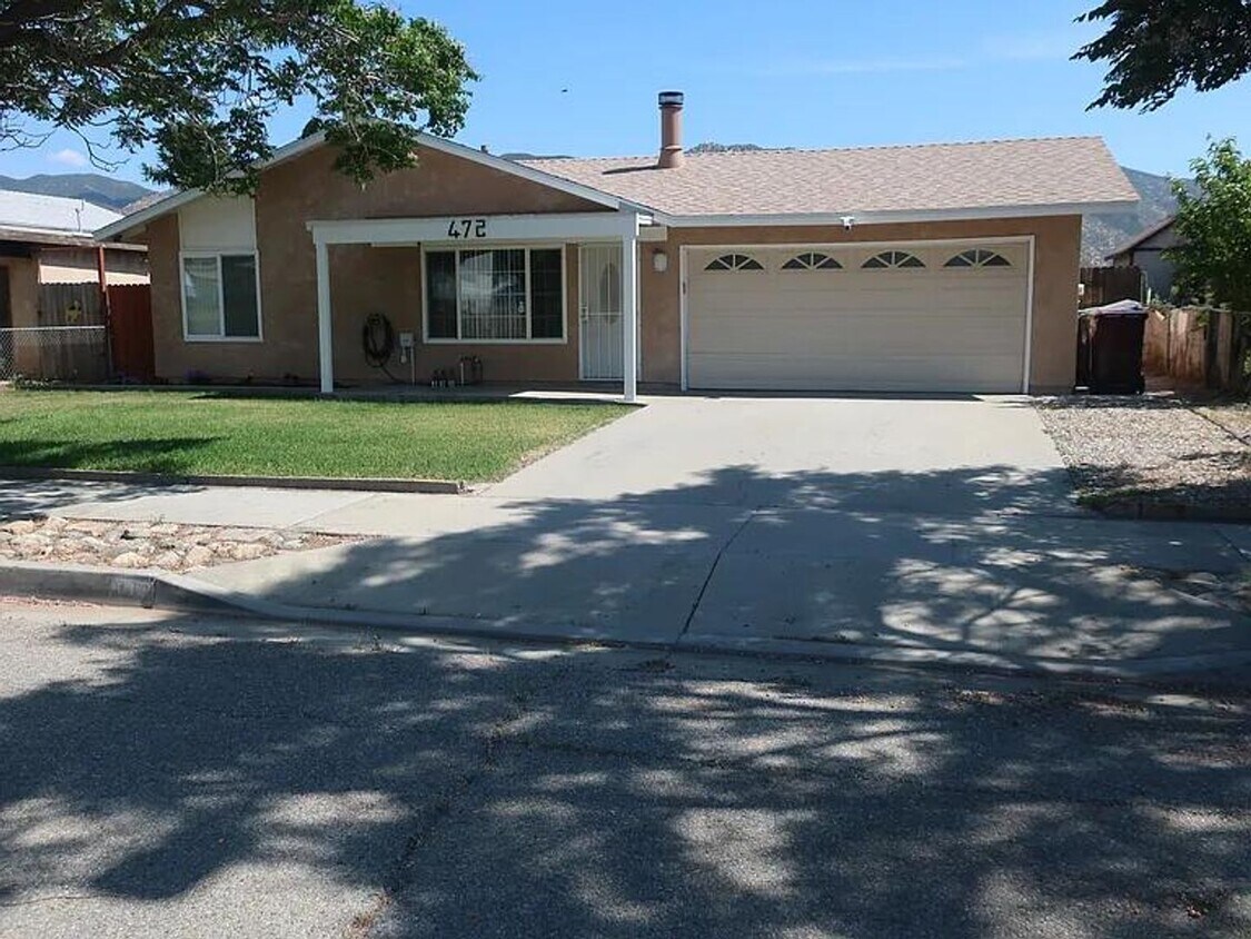 Foto principal - Home in move in condition and just waiting...