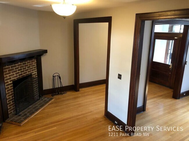 Building Photo - 1211 Park Rd NW