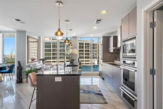 Foto del edificio - 175 1st St S