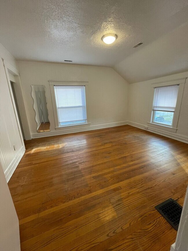 Foto del edificio - 211 Ballard St