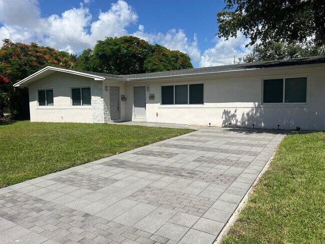 Building Photo - 11942 SW 81st Rd