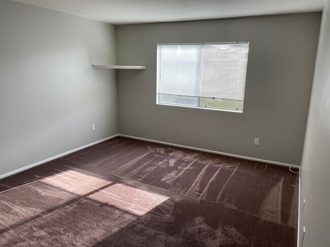 Building Photo - 240 S Foley Pl