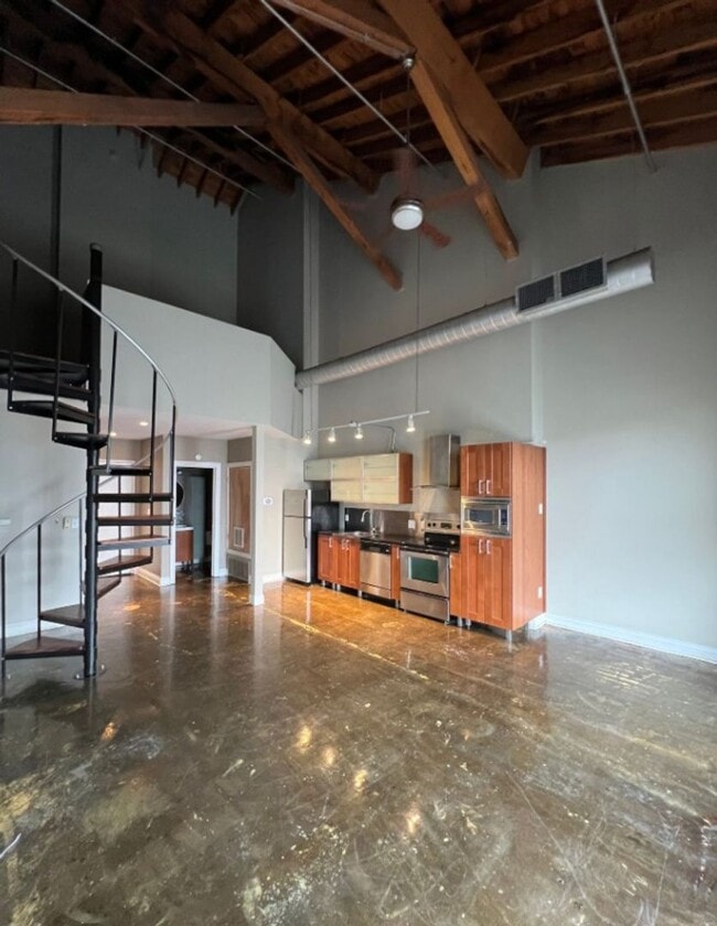 Building Photo - Stylish Loft in the Heart of River Market ...