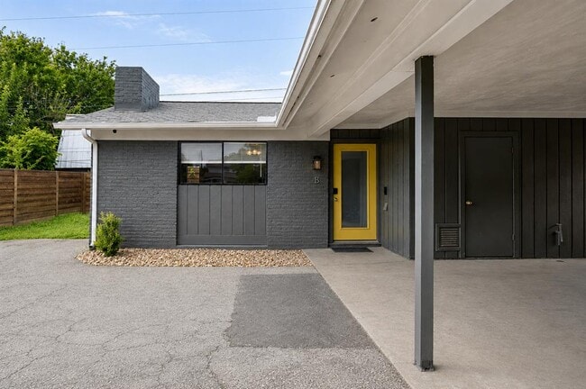 Building Photo - 2203 Ventura Dr