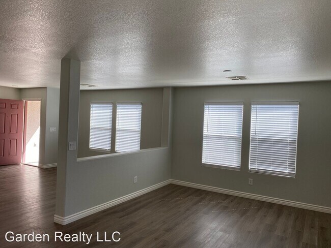 Building Photo - 3 br, 2 bath House - 1117 Majestic Canyon St.