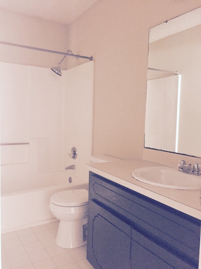 Foto del edificio - Duplex on East University Drive!