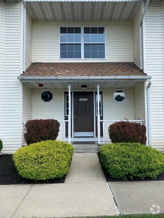 Building Photo - 205 Ramapo Rd