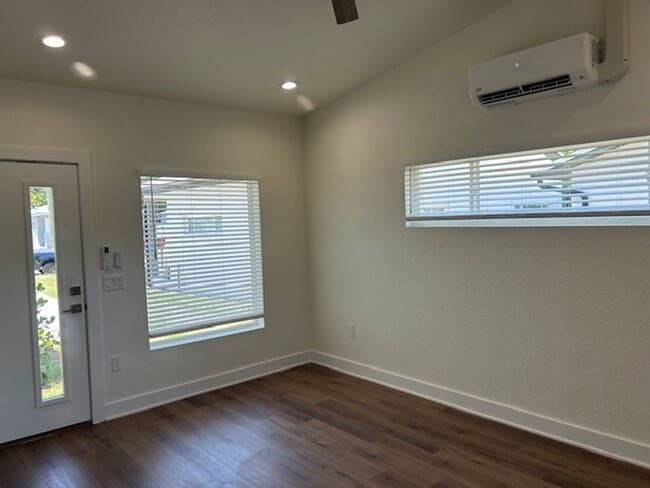 Building Photo - *NEW Build! Centrally located 1/1.