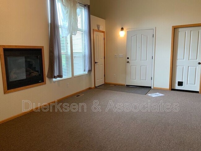 Building Photo - 1701 SW Stanford St