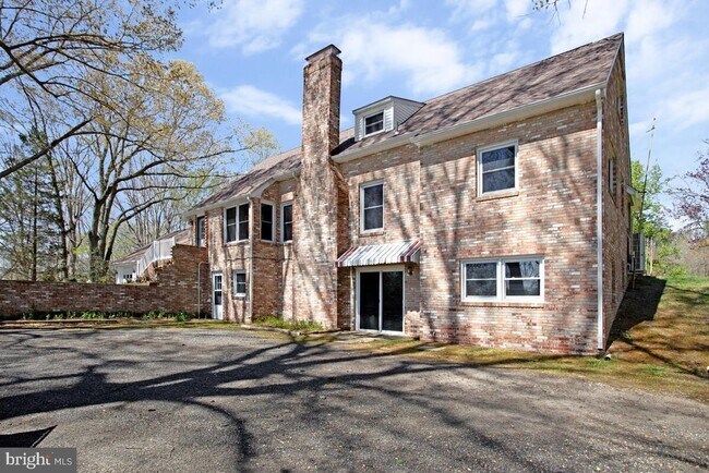 Foto del edificio - 9685 Howes Rd