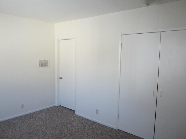 Foto del edificio - 6308 Milton Ave